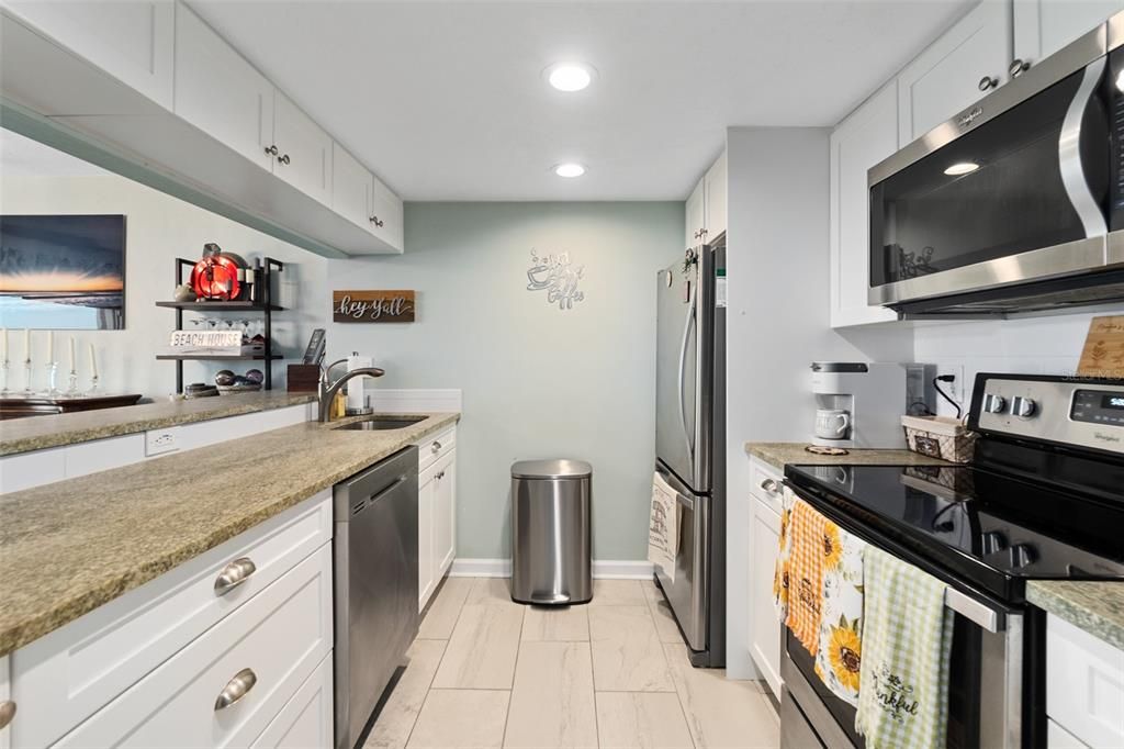 For Sale: $494,900 (2 beds, 2 baths, 1331 Square Feet)