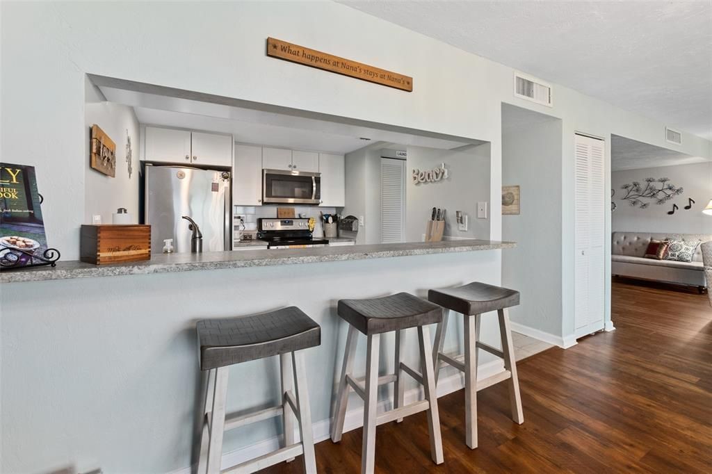 For Sale: $494,900 (2 beds, 2 baths, 1331 Square Feet)