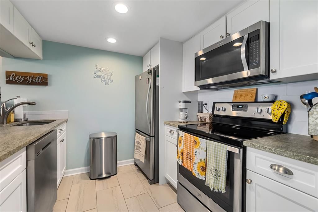 For Sale: $494,900 (2 beds, 2 baths, 1331 Square Feet)