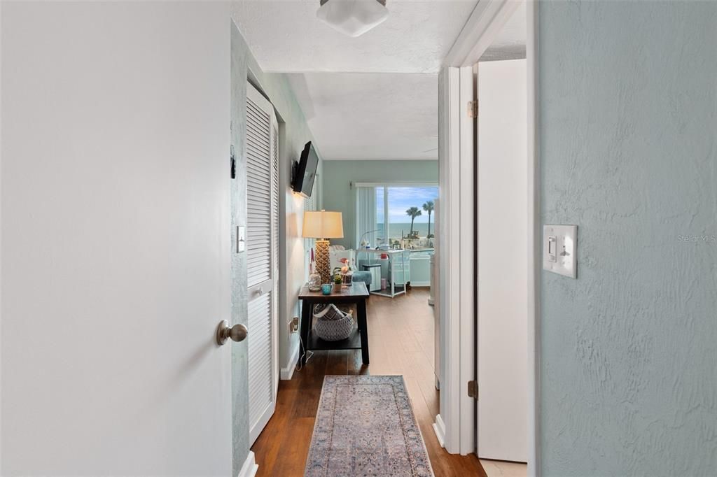 For Sale: $494,900 (2 beds, 2 baths, 1331 Square Feet)