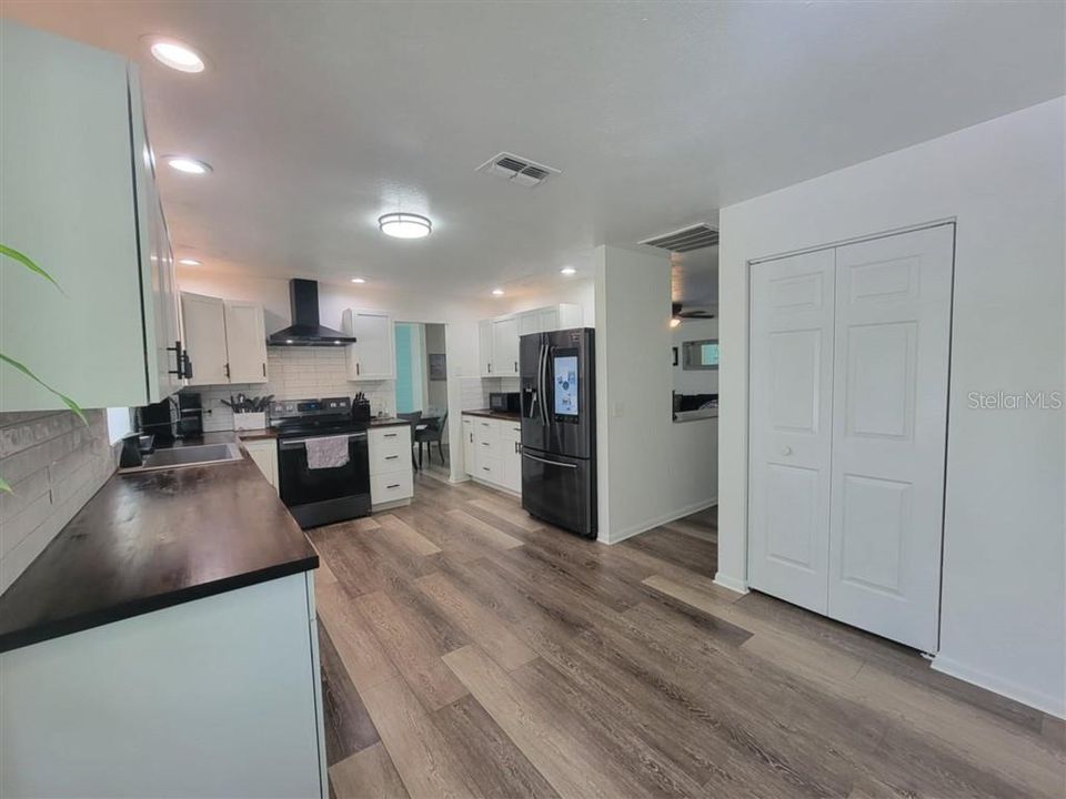 For Sale: $439,900 (3 beds, 2 baths, 2190 Square Feet)