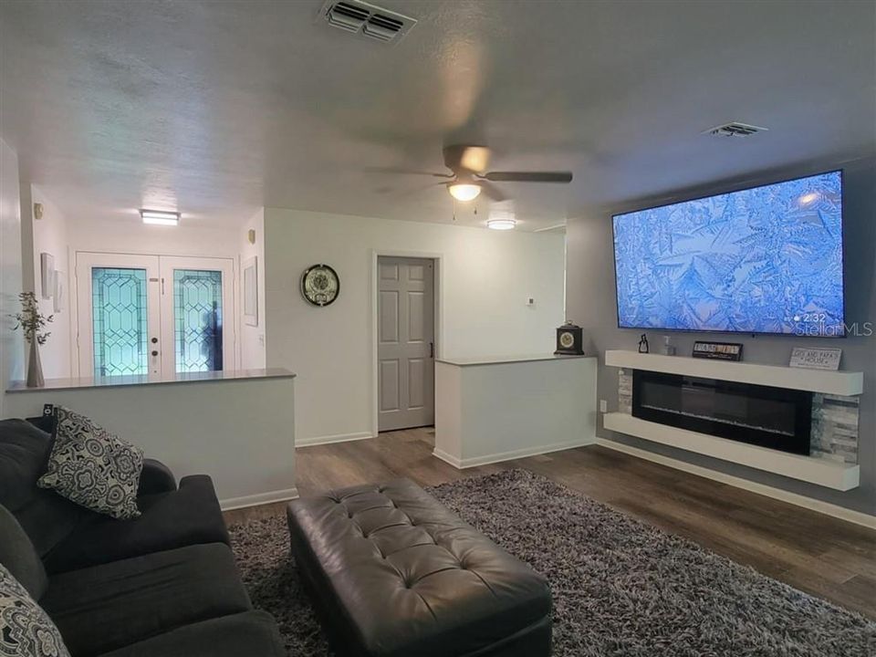 For Sale: $439,900 (3 beds, 2 baths, 2190 Square Feet)