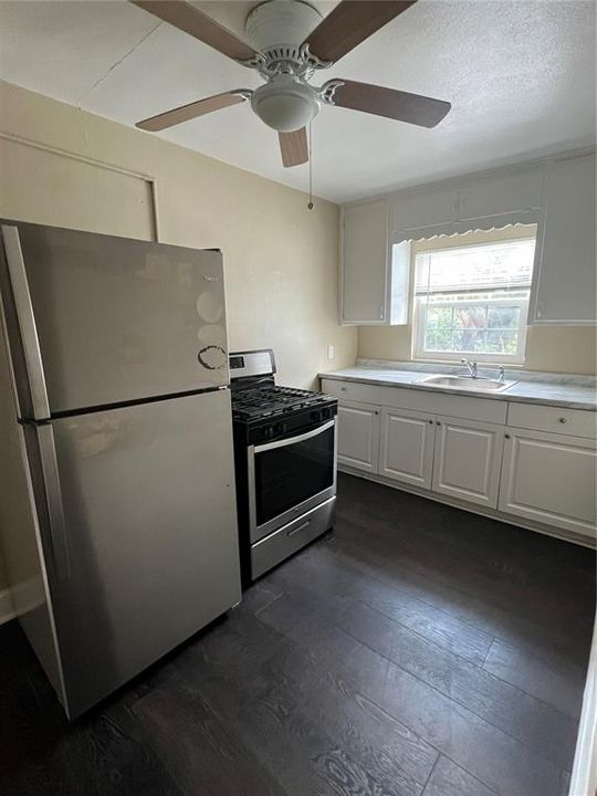 For Rent: $1,295 (1 beds, 1 baths, 680 Square Feet)