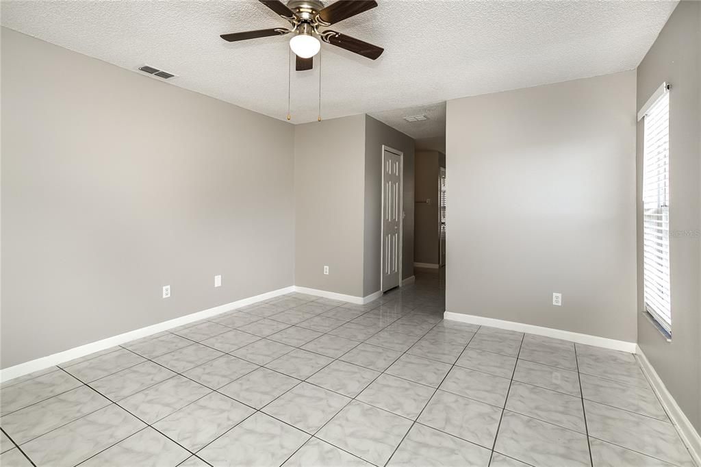 For Rent: $2,010 (3 beds, 2 baths, 1607 Square Feet)