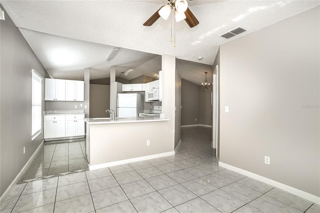 For Rent: $2,010 (3 beds, 2 baths, 1607 Square Feet)