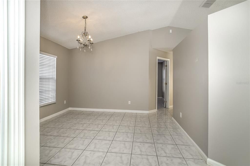 For Rent: $2,010 (3 beds, 2 baths, 1607 Square Feet)