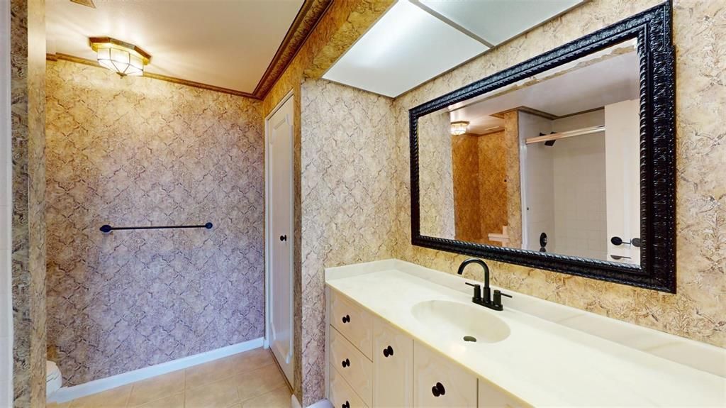 MAIN BATHROOM