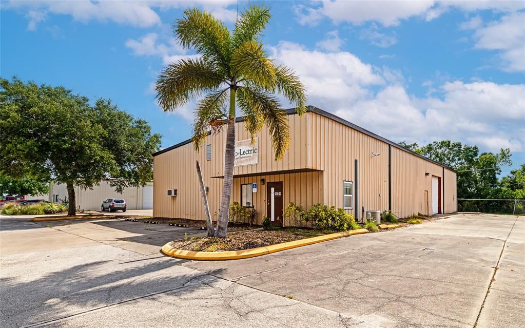 Active With Contract: $700,000 (0 beds, 0 baths, 5420 Square Feet)