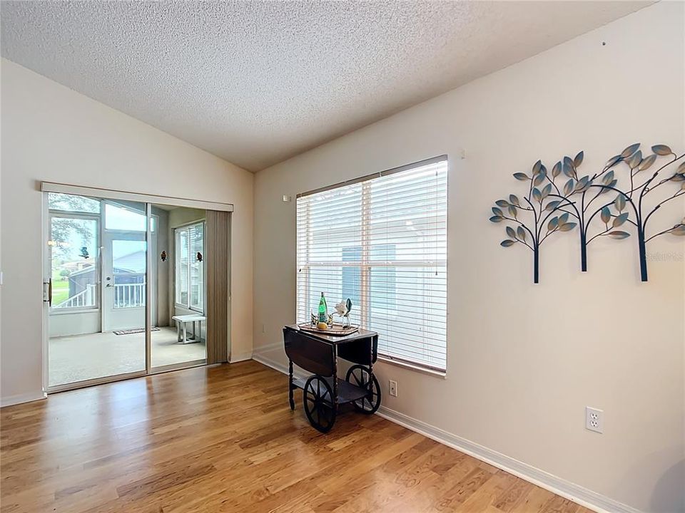 For Sale: $335,000 (3 beds, 2 baths, 1683 Square Feet)