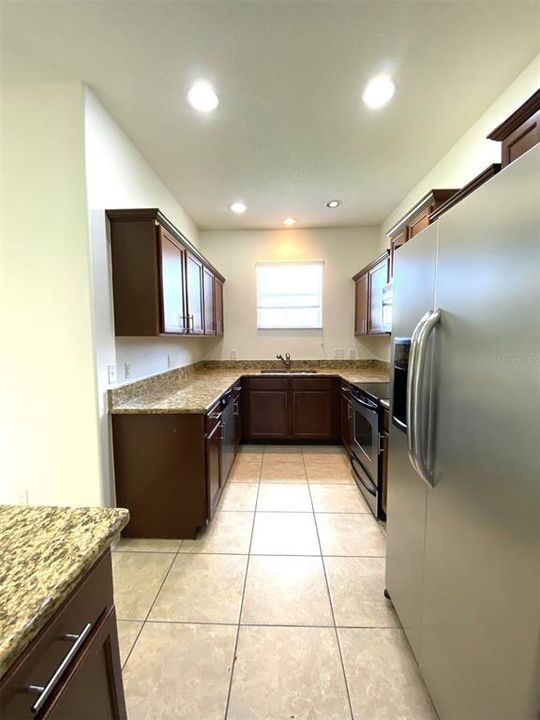 For Rent: $2,200 (3 beds, 2 baths, 1785 Square Feet)