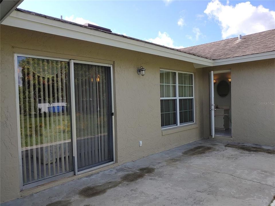 For Rent: $2,850 (4 beds, 2 baths, 1854 Square Feet)