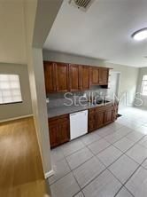 For Rent: $2,300 (3 beds, 2 baths, 1406 Square Feet)