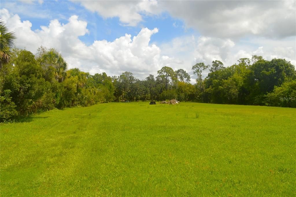 Activo con contrato: $950,000 (3.56 acres)