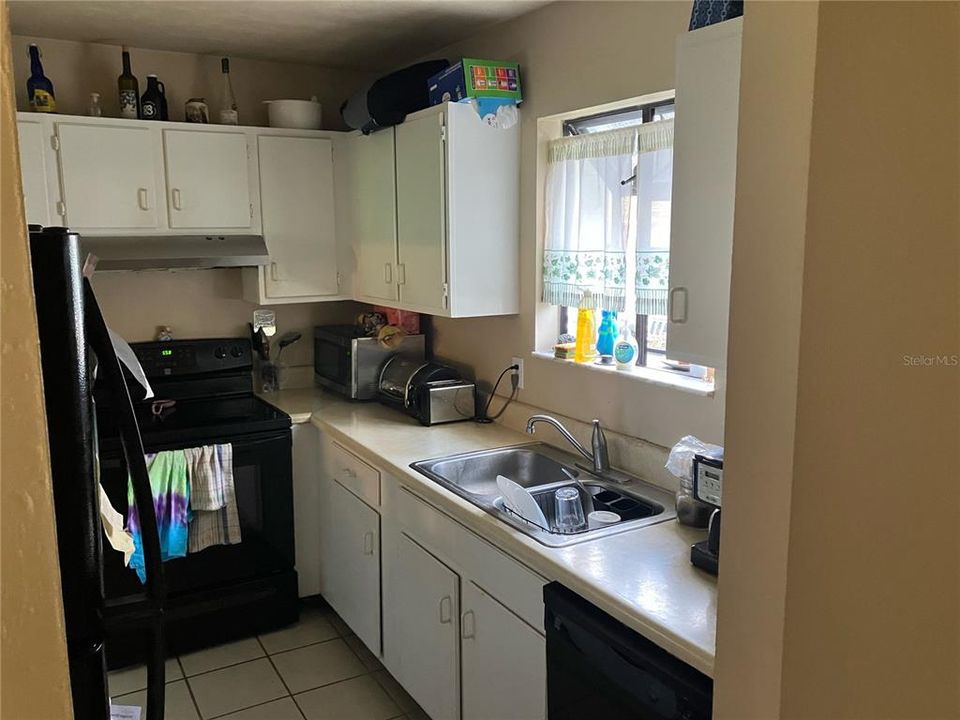 For Sale: $159,000 (2 beds, 1 baths, 1062 Square Feet)