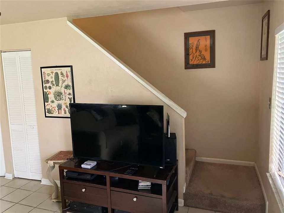 For Sale: $159,000 (2 beds, 1 baths, 1062 Square Feet)