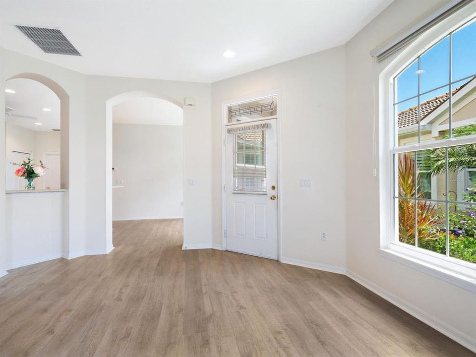 For Sale: $399,900 (2 beds, 2 baths, 1496 Square Feet)