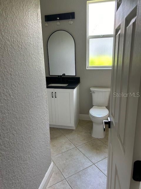 Shared Full Bathroom