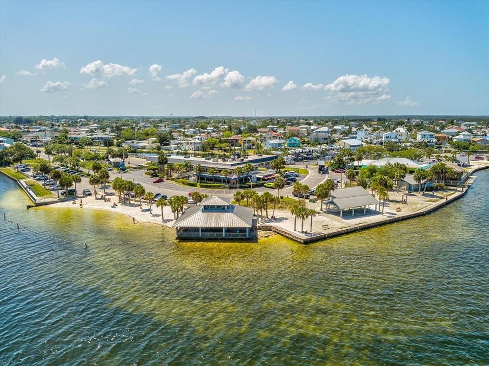 Nearby public boat ramp, restaurants, Hudson beach and Marina