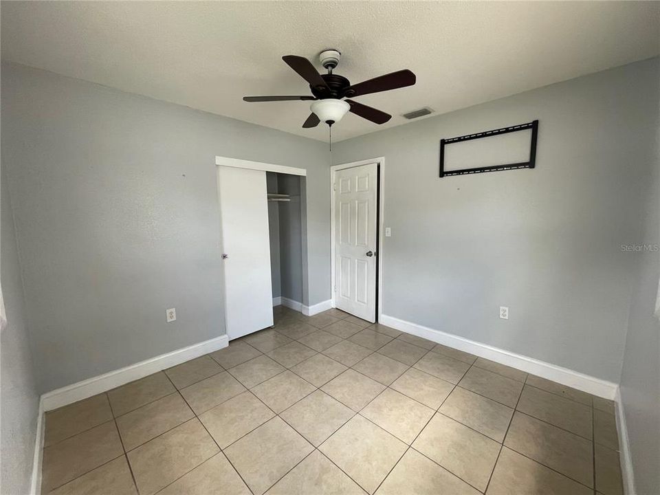 For Rent: $2,400 (3 beds, 1 baths, 1400 Square Feet)