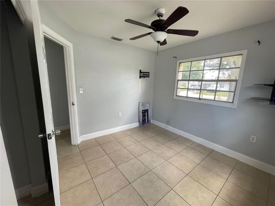 For Rent: $2,400 (3 beds, 1 baths, 1400 Square Feet)