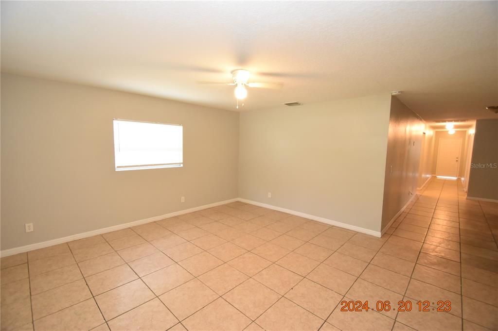 For Rent: $2,095 (4 beds, 2 baths, 1662 Square Feet)