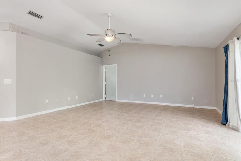 For Sale: $338,900 (3 beds, 2 baths, 1771 Square Feet)