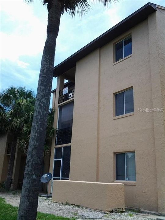 For Rent: $1,500 (2 beds, 2 baths, 1073 Square Feet)