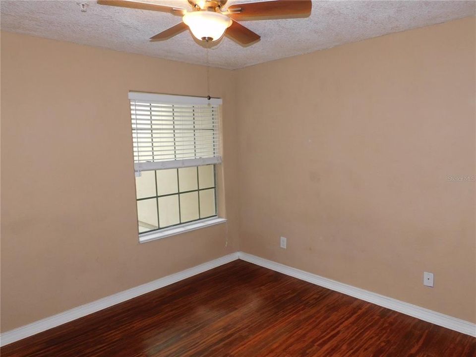 For Sale: $240,000 (2 beds, 2 baths, 1084 Square Feet)