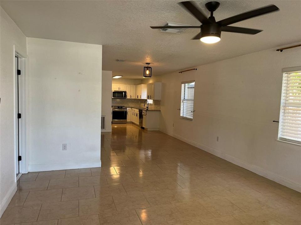 For Rent: $2,750 (3 beds, 2 baths, 1204 Square Feet)