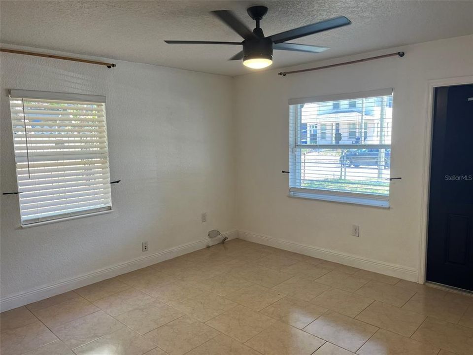 For Rent: $2,750 (3 beds, 2 baths, 1204 Square Feet)