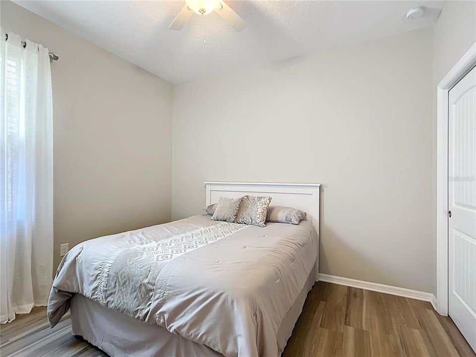 For Sale: $339,900 (2 beds, 2 baths, 1469 Square Feet)