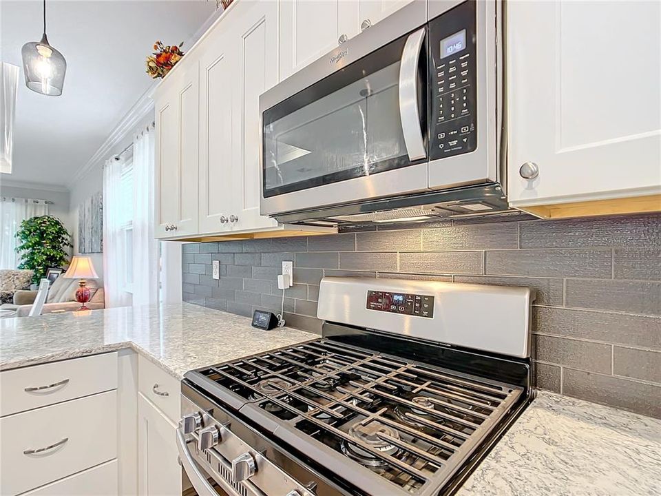 For Sale: $339,900 (2 beds, 2 baths, 1469 Square Feet)