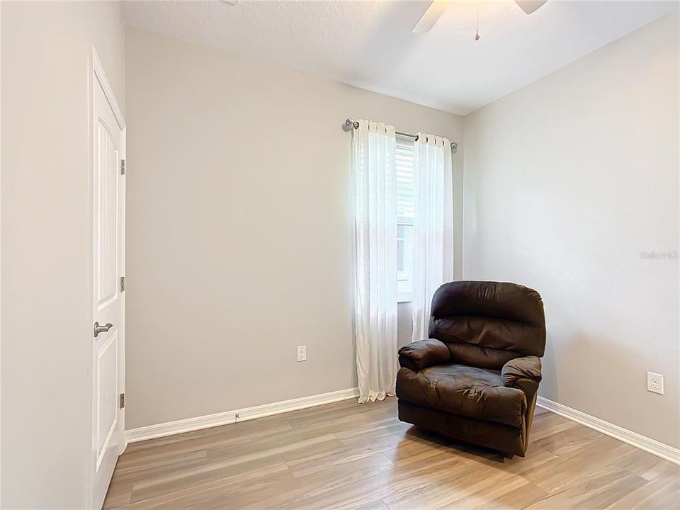 For Sale: $339,900 (2 beds, 2 baths, 1469 Square Feet)