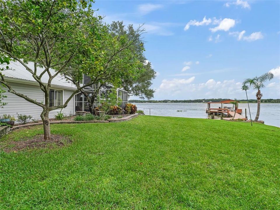 For Sale: $880,000 (3 beds, 2 baths, 2215 Square Feet)