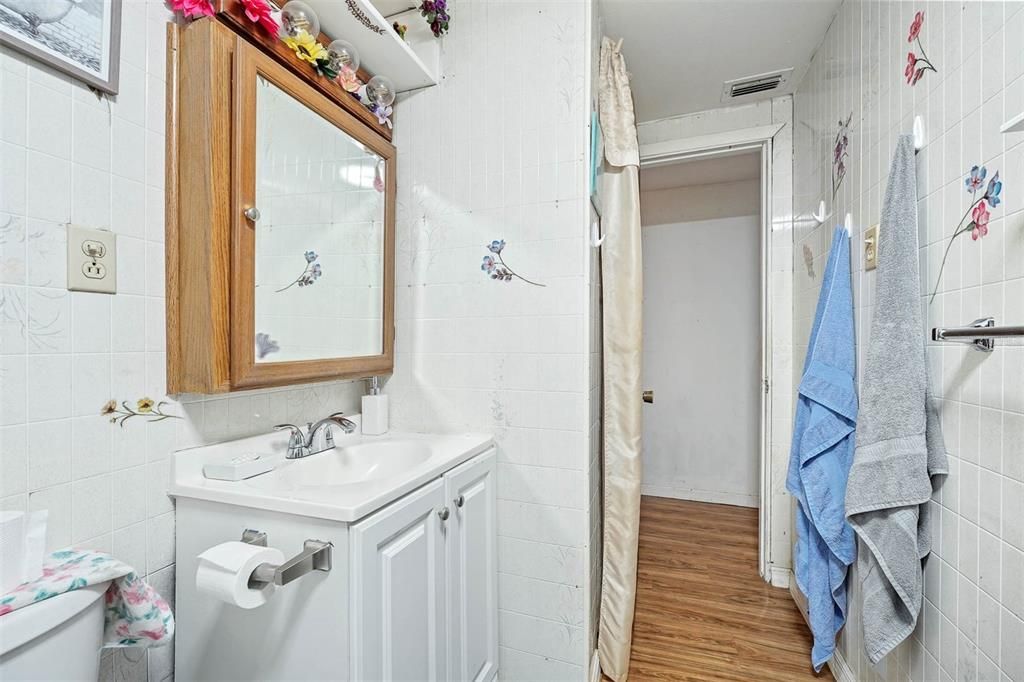 For Sale: $275,000 (3 beds, 1 baths, 1020 Square Feet)