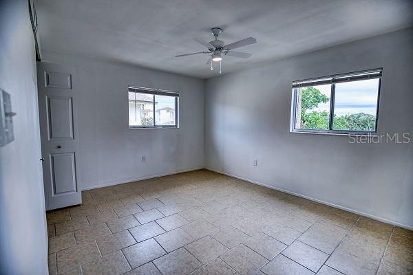 For Rent: $1,600 (2 beds, 1 baths, 716 Square Feet)