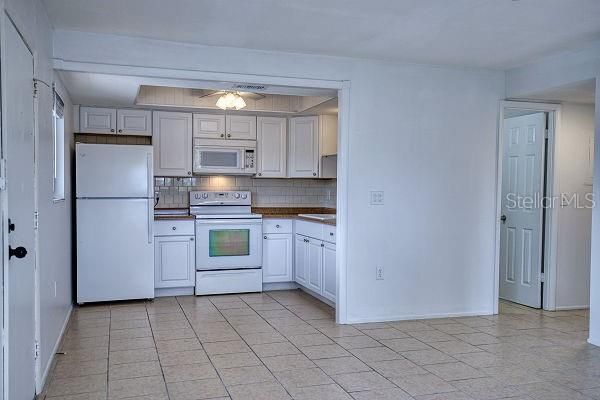 For Rent: $1,600 (2 beds, 1 baths, 716 Square Feet)