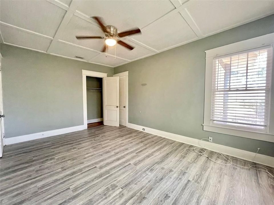 For Rent: $2,300 (3 beds, 1 baths, 1697 Square Feet)