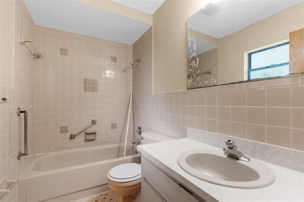 For Sale: $249,900 (2 beds, 2 baths, 1462 Square Feet)