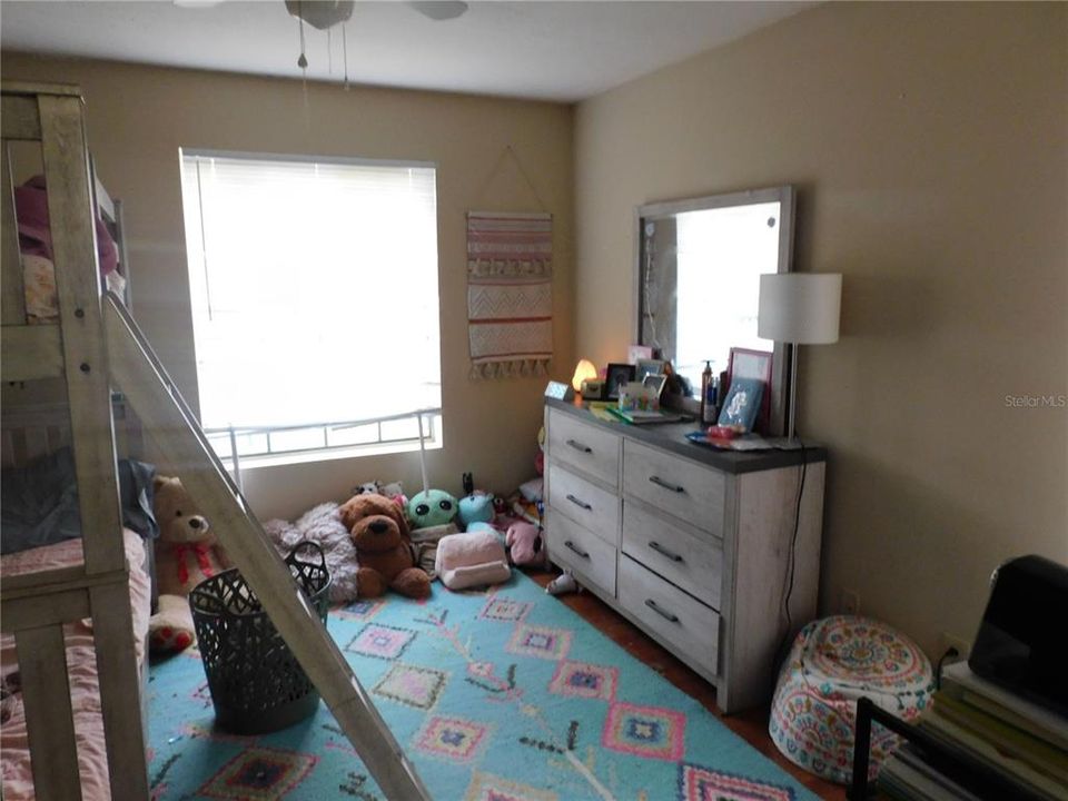 For Sale: $220,000 (2 beds, 2 baths, 962 Square Feet)