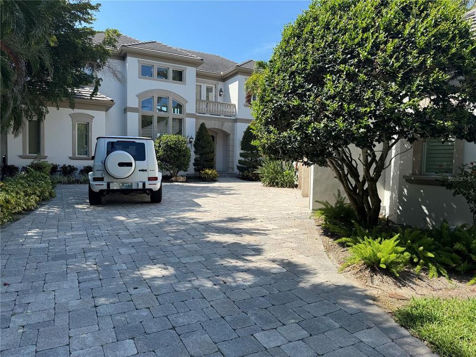 Recently Sold: $12,250,000 (5 beds, 5 baths, 6976 Square Feet)