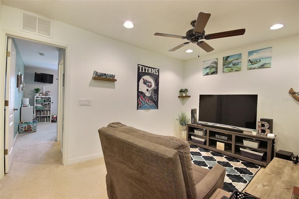 For Sale: $270,000 (2 beds, 2 baths, 1429 Square Feet)