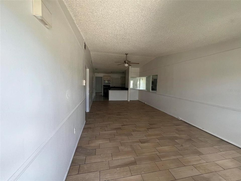 For Rent: $1,800 (3 beds, 2 baths, 1124 Square Feet)