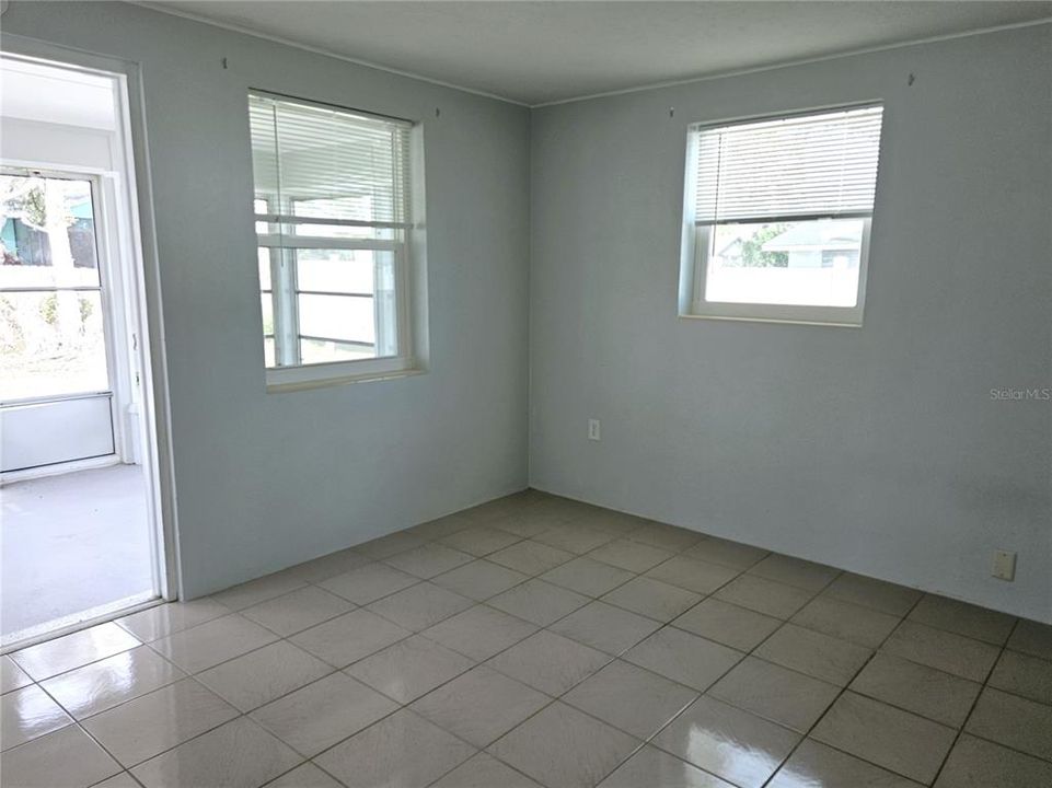 For Rent: $2,000 (2 beds, 1 baths, 660 Square Feet)