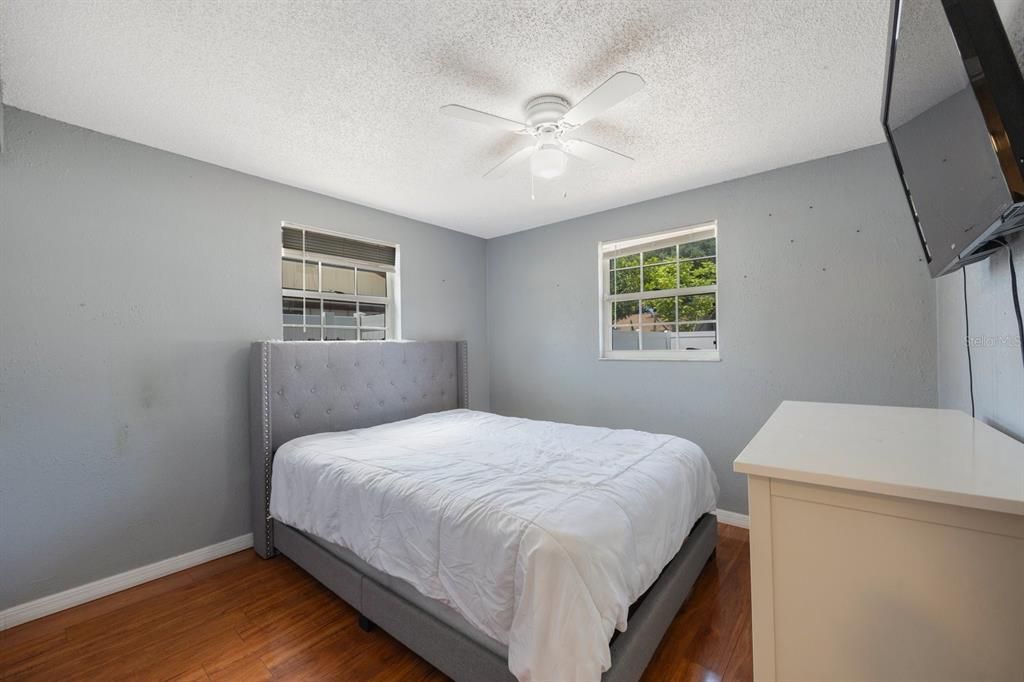 For Sale: $374,900 (3 beds, 2 baths, 1005 Square Feet)