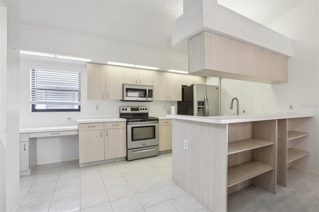 For Sale: $299,900 (2 beds, 2 baths, 1440 Square Feet)