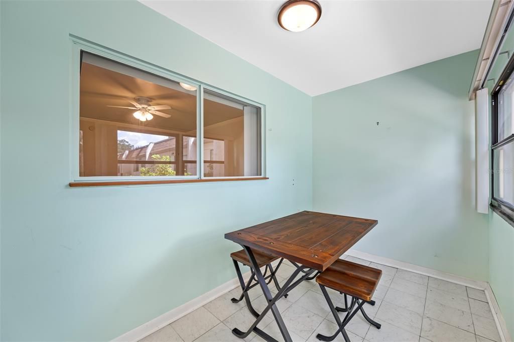 For Sale: $137,900 (1 beds, 1 baths, 646 Square Feet)