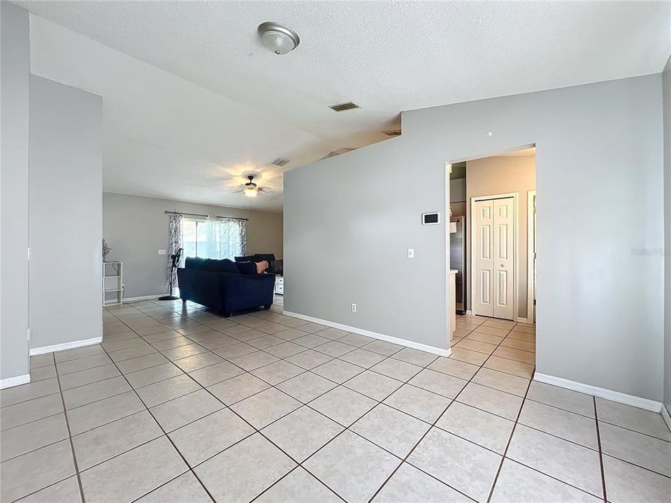 For Sale: $275,000 (3 beds, 2 baths, 1399 Square Feet)