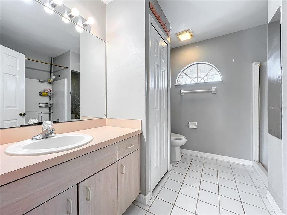 For Sale: $275,000 (3 beds, 2 baths, 1399 Square Feet)