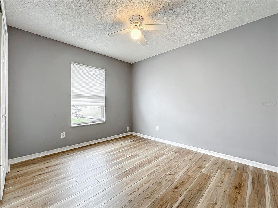 For Sale: $275,000 (3 beds, 2 baths, 1399 Square Feet)